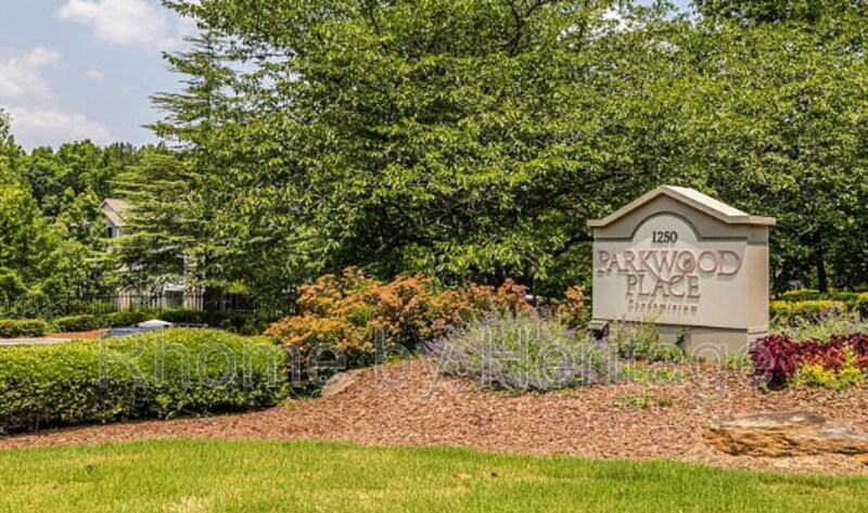 Primary Photo - 1250 Parkwood Cir SE