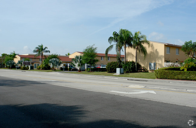 Building Photo - Oasis Apartments