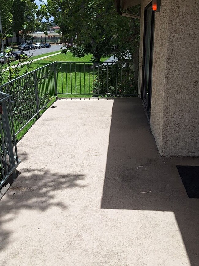 Foto del edificio - 1269 Edwards St