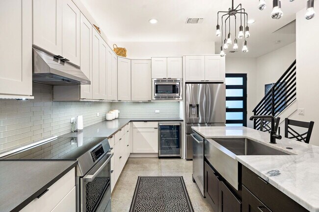 Foto del edificio - 1310 Choquette Dr