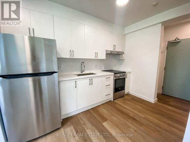 Building Photo - 11 Calvington Dr