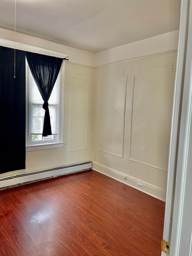Primary Photo - 173 Danforth Ave