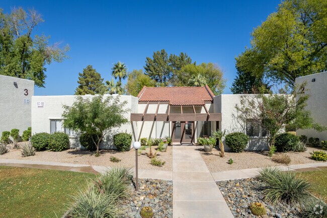Building Photo - Saddletree Apartments