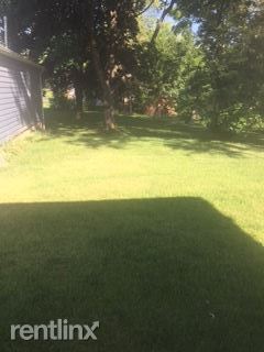 Building Photo - 5187 N Riverview Dr