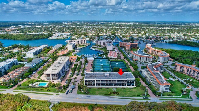 Foto del edificio - 2727 N Ocean Blvd