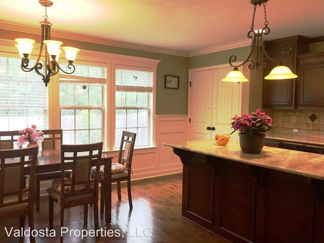 Foto del edificio - 3 br, 2 bath House - 4049 Nelson Hill