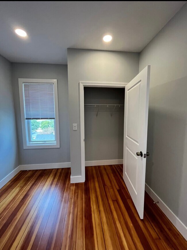 Building Photo - 31 Faywood Ave