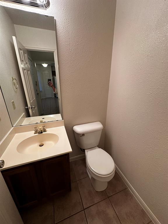 Building Photo - 7213 Oak Meadow Dr