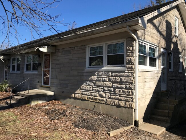 Foto del edificio - 105 Beechwood Avenue Duplex