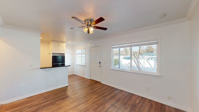 Foto del edificio - 15489 Marty Dr