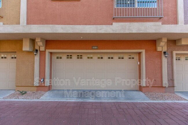 Building Photo - 240 W Juniper Ave