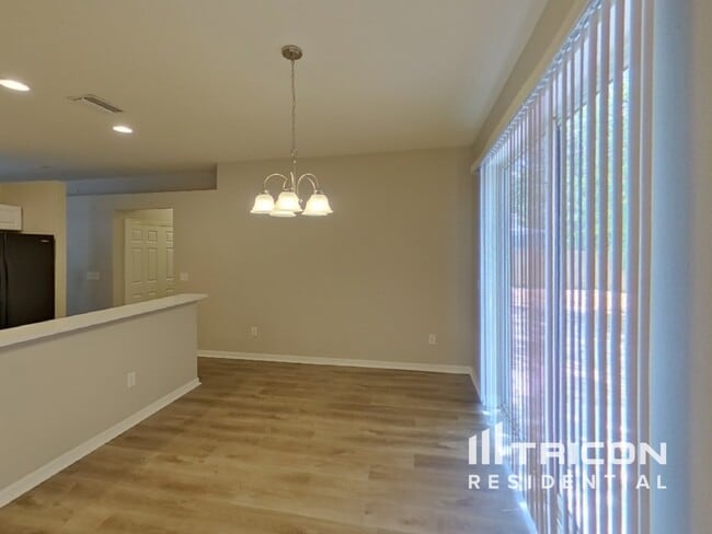 Building Photo - 6209 Crickethollow Dr
