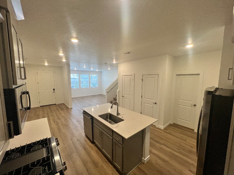 Primary Photo - 4112 W Cirrus Ln