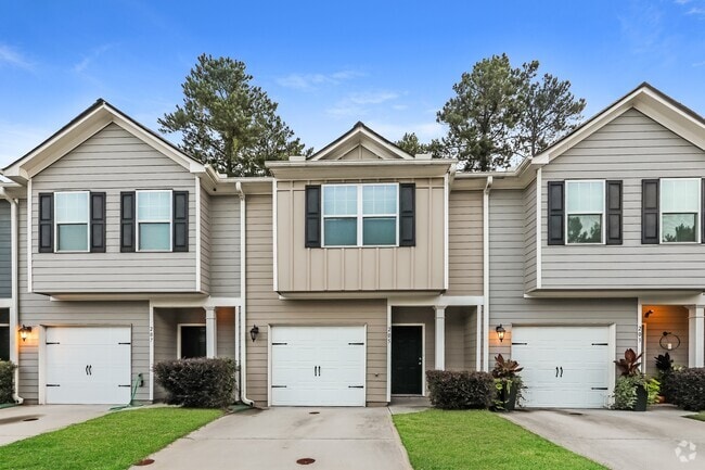 Building Photo - 205 Highwood Ln