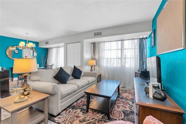 Building Photo - 3315 58th Ave S