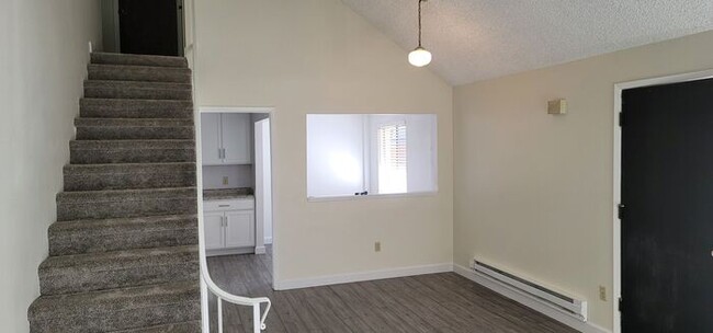 Building Photo - 1747 London Cir