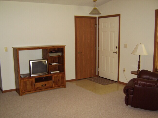 Building Photo - 1522 Devney Dr