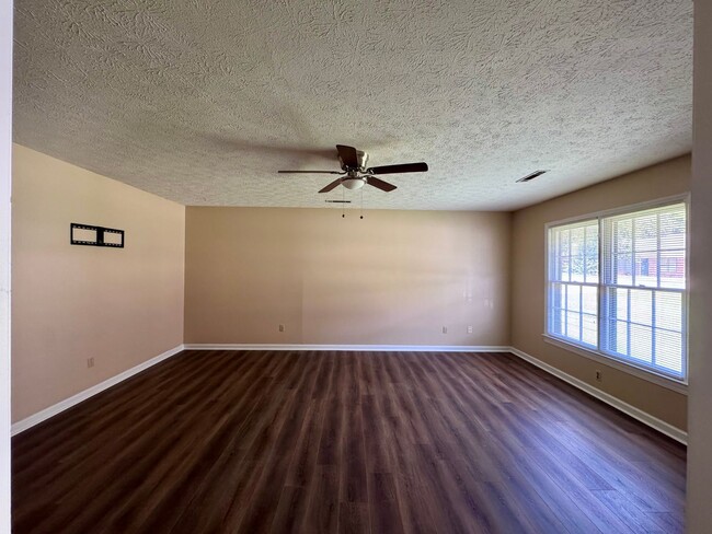 Building Photo - 109 Baby Doe Dr NW