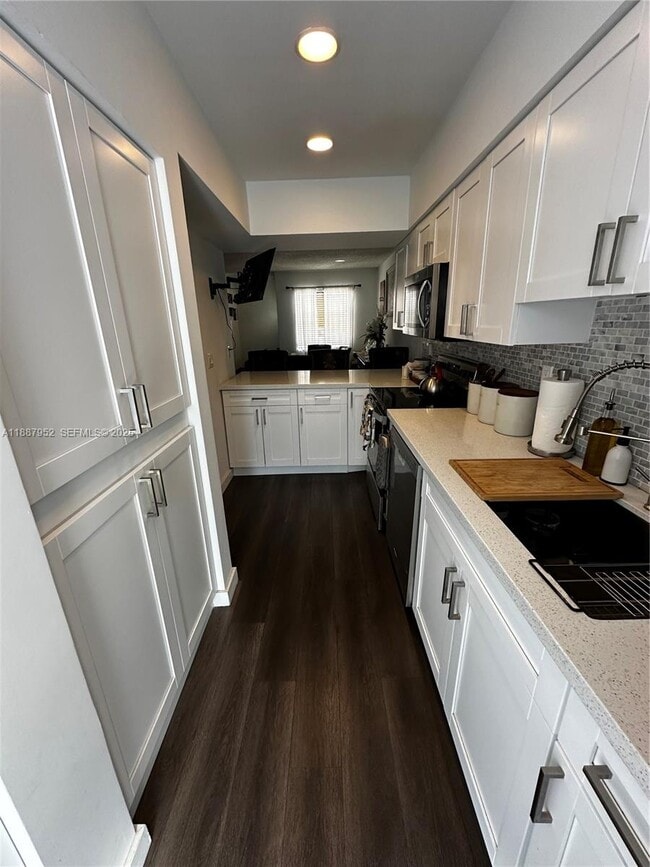 Building Photo - 3971 Coral Springs Dr