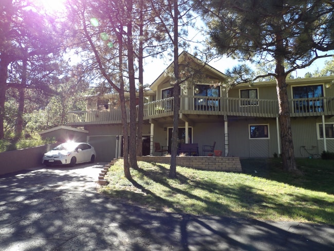Building Photo - 1415 Oak Hills Dr