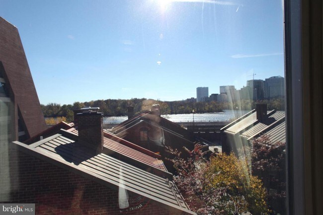 Foto del edificio - 1035 Paper Mill Ct