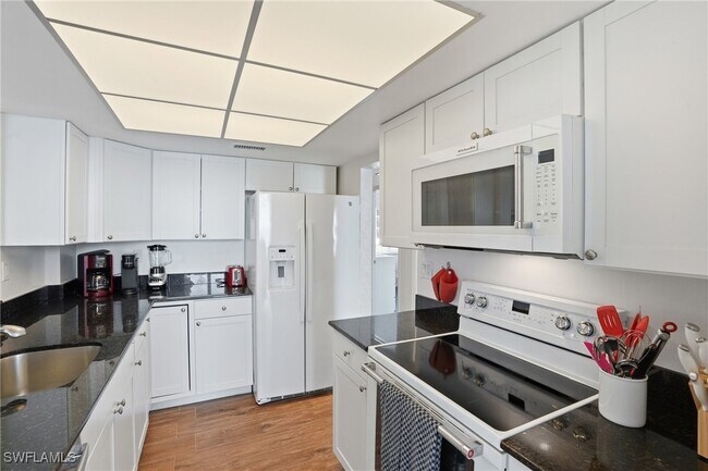 Foto del edificio - 10475 Gulf Shore Dr