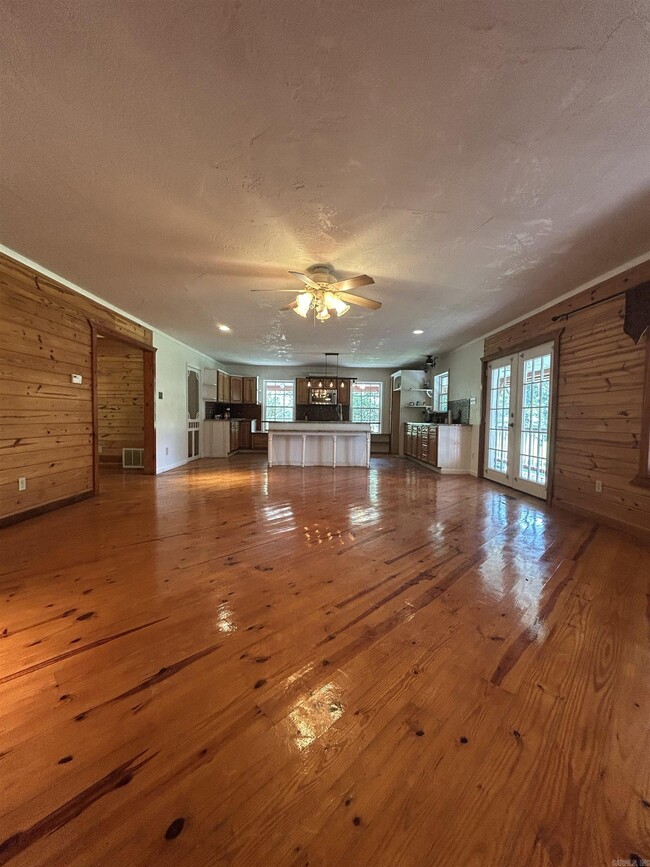Building Photo - 116 Pineapple Dr