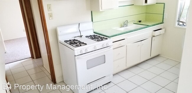 Building Photo - 112 4th St