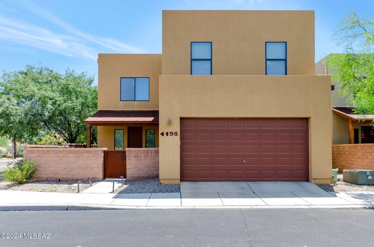 Foto principal - 4198 N Stone Cliff Dr