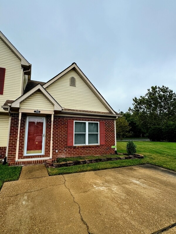 Primary Photo - 724 Brisa Ct