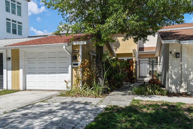 Foto del edificio - 97 Davis Blvd