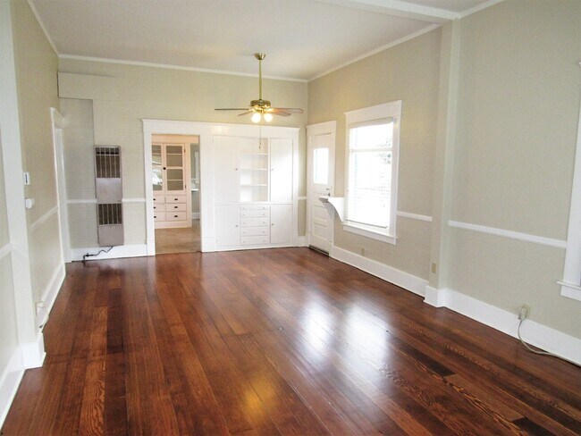 Foto del edificio - 480 S Grand St