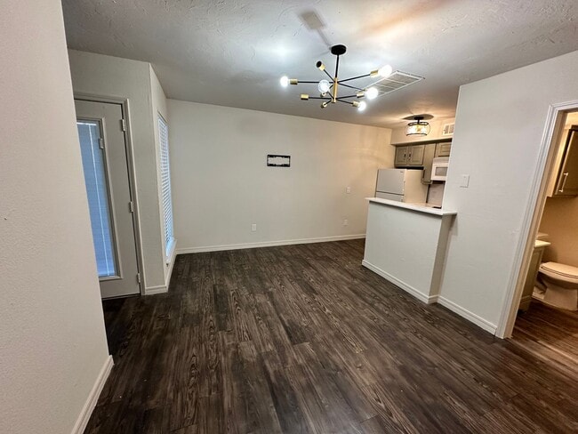 Building Photo - Studio Apt North OKC