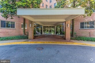 Building Photo - 3000 Spout Run Pkwy