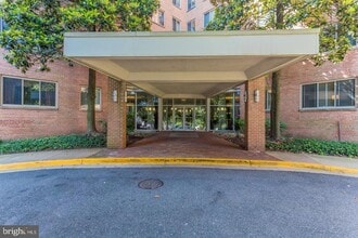 Building Photo - 3000 Spout Run Pkwy
