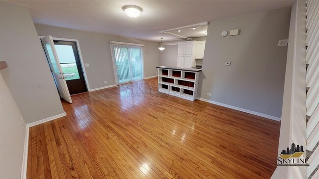 Building Photo - 240 Chippewa Court Unit B