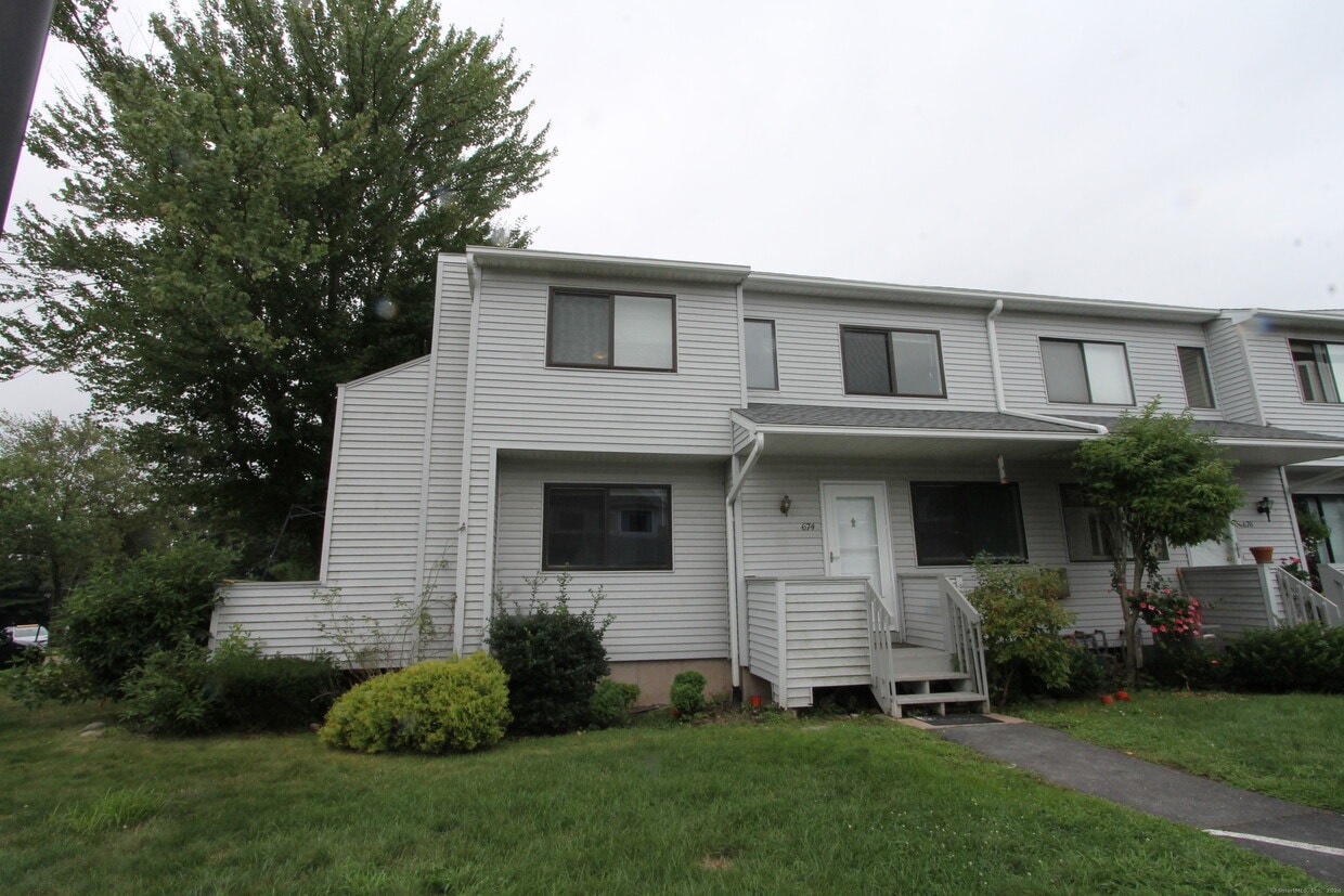 Primary Photo - 674 Cypress Rd