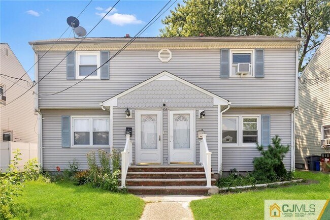 Building Photo - 153 E Cherry St