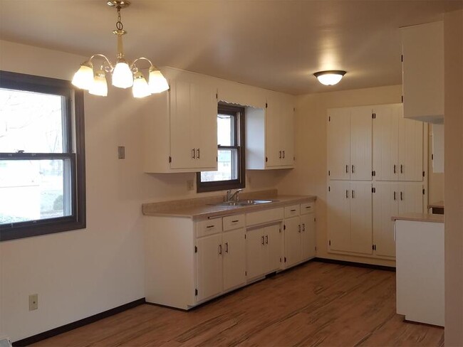 Building Photo - 611 Greene Ave