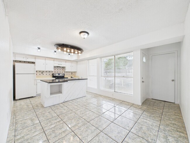 Building Photo - 781 Country Pl Dr