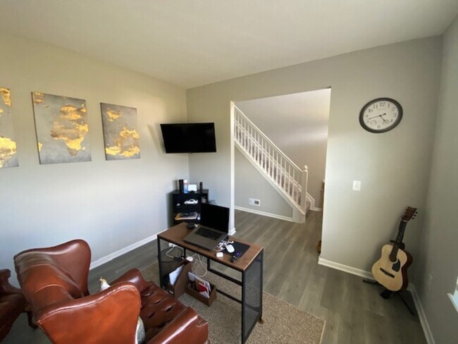 Building Photo - 5408 Rohden Dr