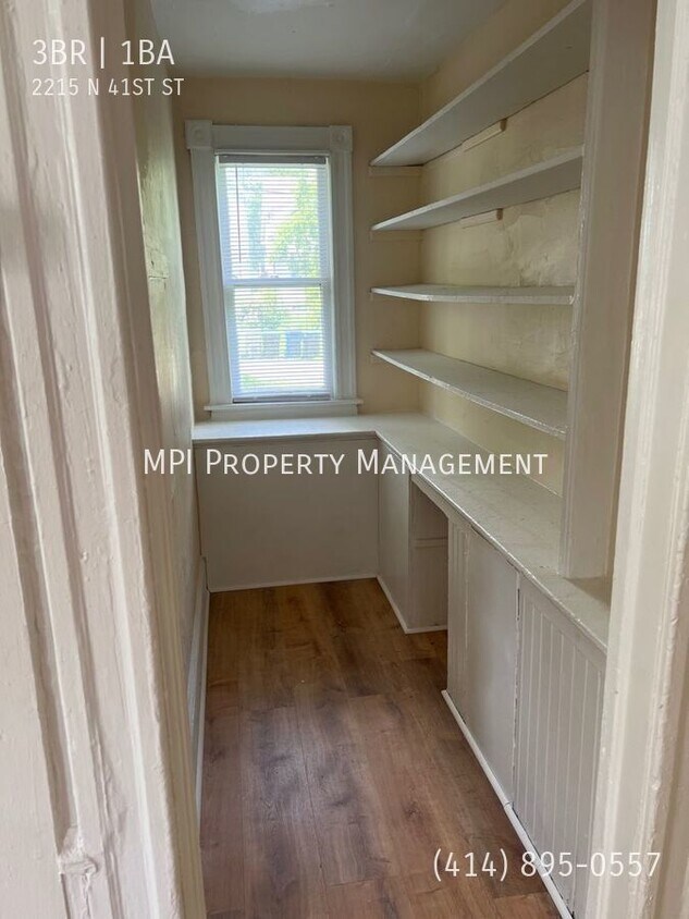Foto del edificio - 2215 N. 41st Street- 3 Bedroom Lower