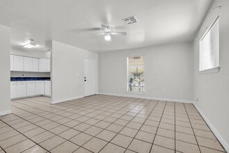 Building Photo - 809 Brooks St