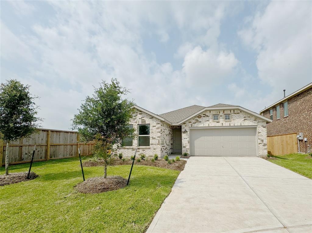 Primary Photo - 1626 Red Oak Dr