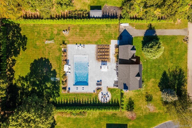 Foto del edificio - 805 Kayleighs Ct