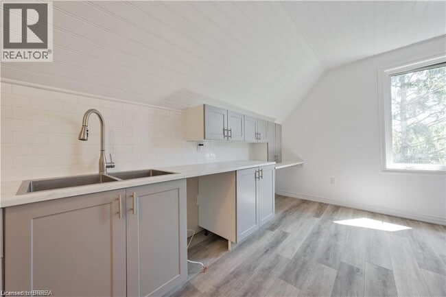 Photo du bâtiment - 16 Arthur St