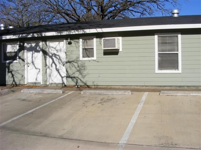 Building Photo - 500 Foch St