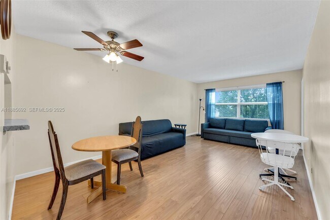 Foto del edificio - 5000 NW 36th St