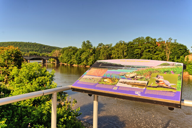 Building Photo - Twin River Commons