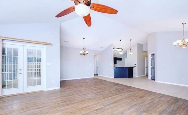 Foto del edificio - 21565 Palmer Ct